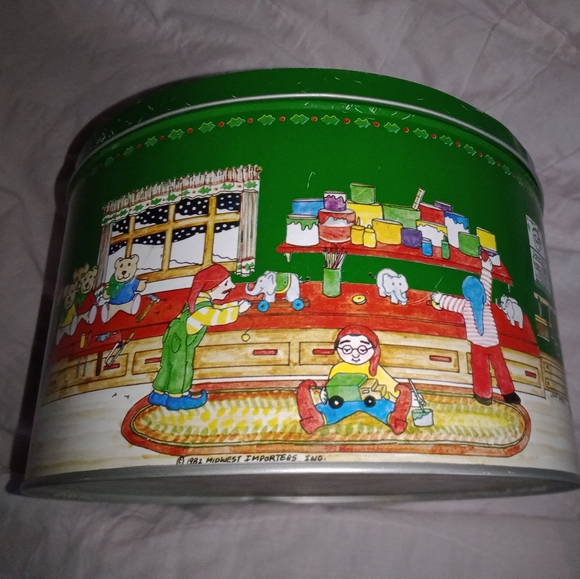 Vintage Christmas Santa Elf Cookie Tin 1982 Lynn Gates Design 8 3/4" Diameter - Picture 5 of 12